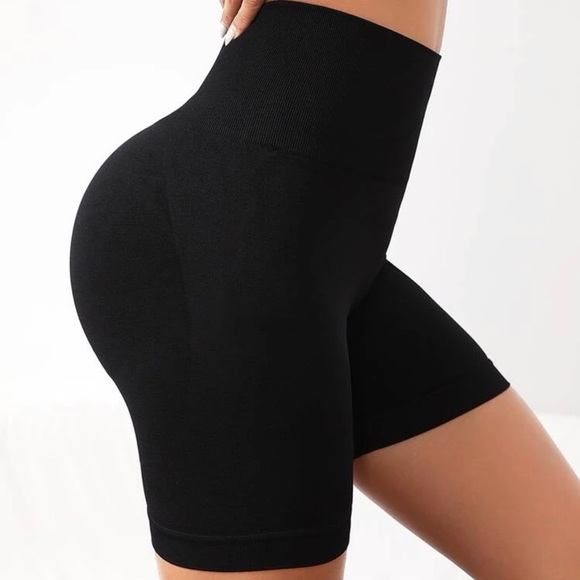 Women Wideband Waist Seamless Sport Short - Picture 2 of 5